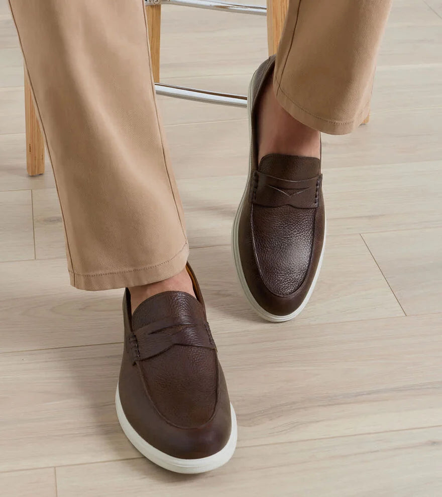 Excursionist Pebble Grain Penny Loafer CHOCOLATE